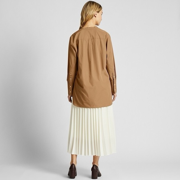 Like New‼️ Uniqlo Extra Fine Cotton Beige V-Neck Long Blouse Shirt, Size S - Picture 3 of 16